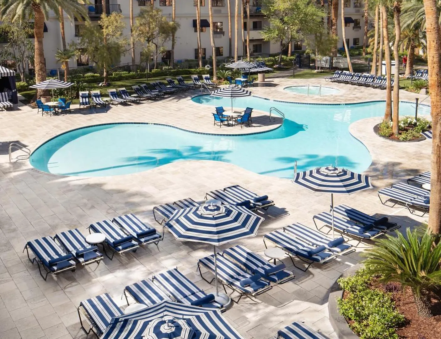 11 Smart Airport Hotels Near T-Mobile Arena Worth Booking