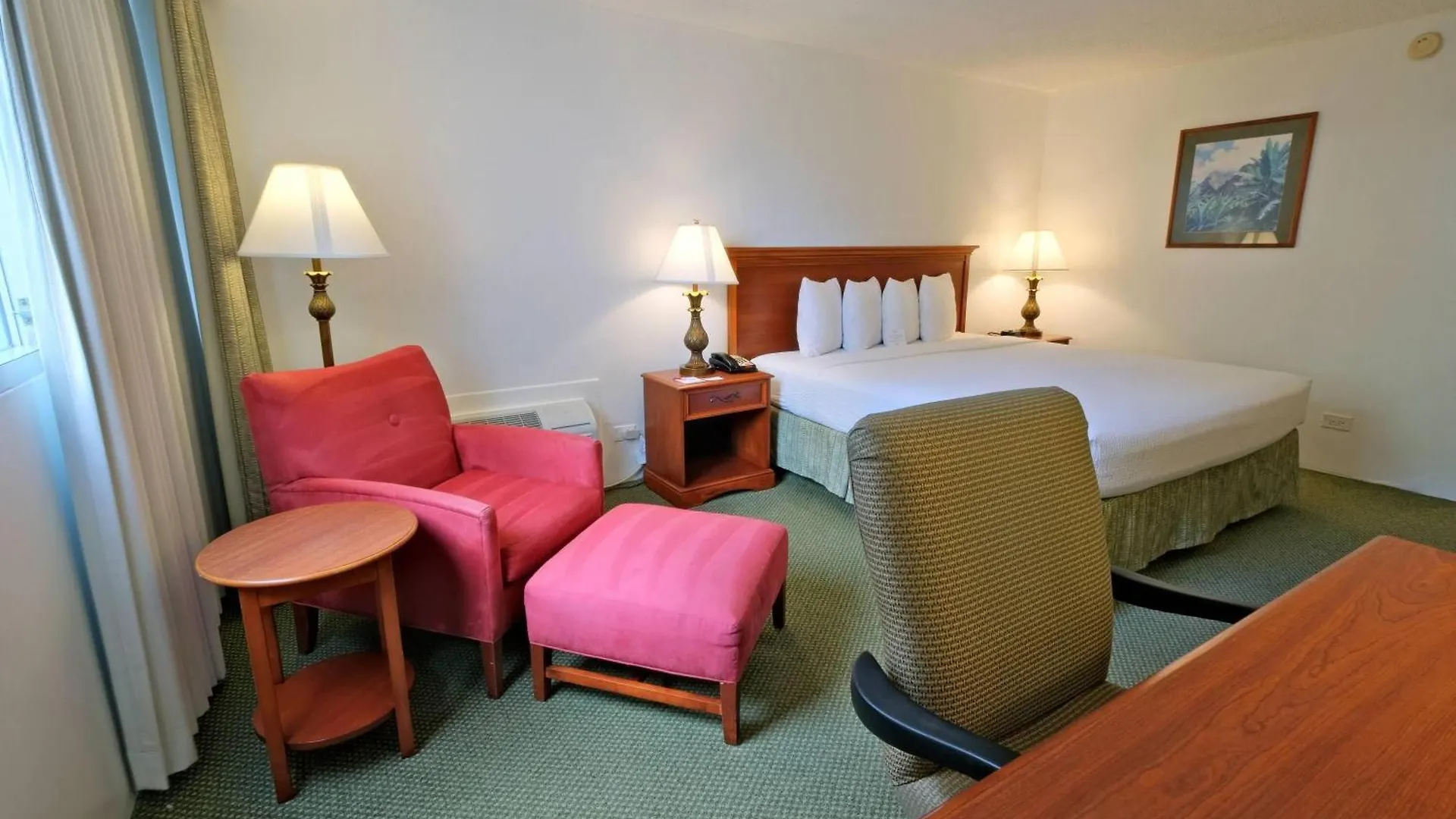 4 Cheap Hotels Near The Contemporary Museum With Pool Access