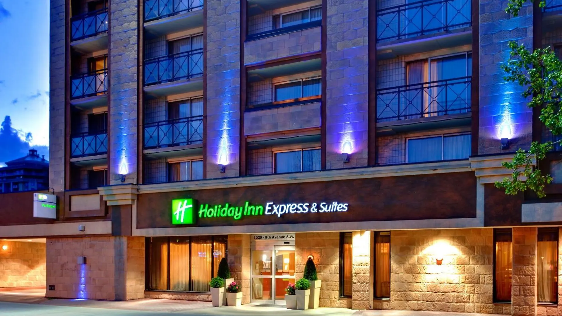 Where to Stay for Work: 7 Business Hotels in Downtown Calgary