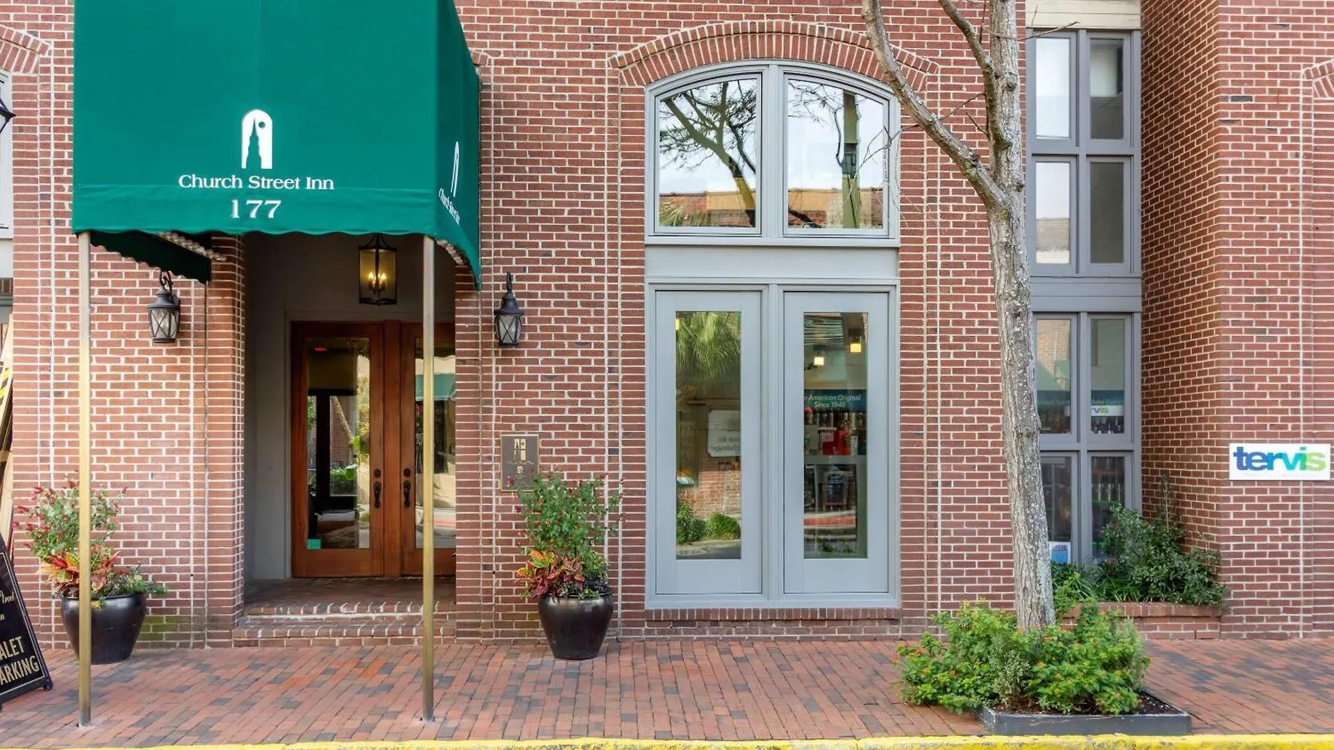 Where to Stay in Downtown Charleston: 4 Family-Friendly Hotels