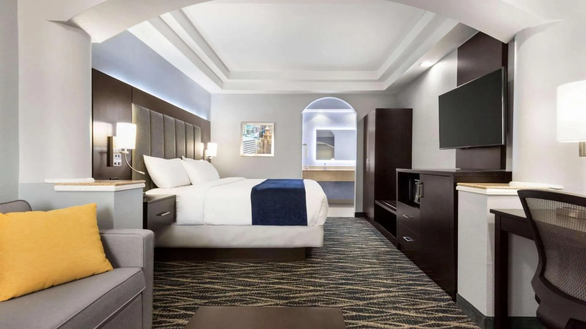 4 Historic Hotels Near Houston Hobby Airport Worth Booking