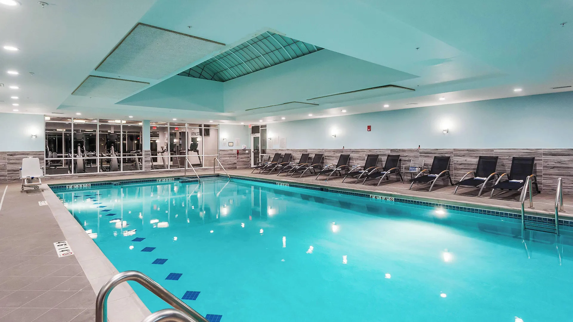 4 Business Hotels Near Metropolis Performing Arts Centre That Stand Out