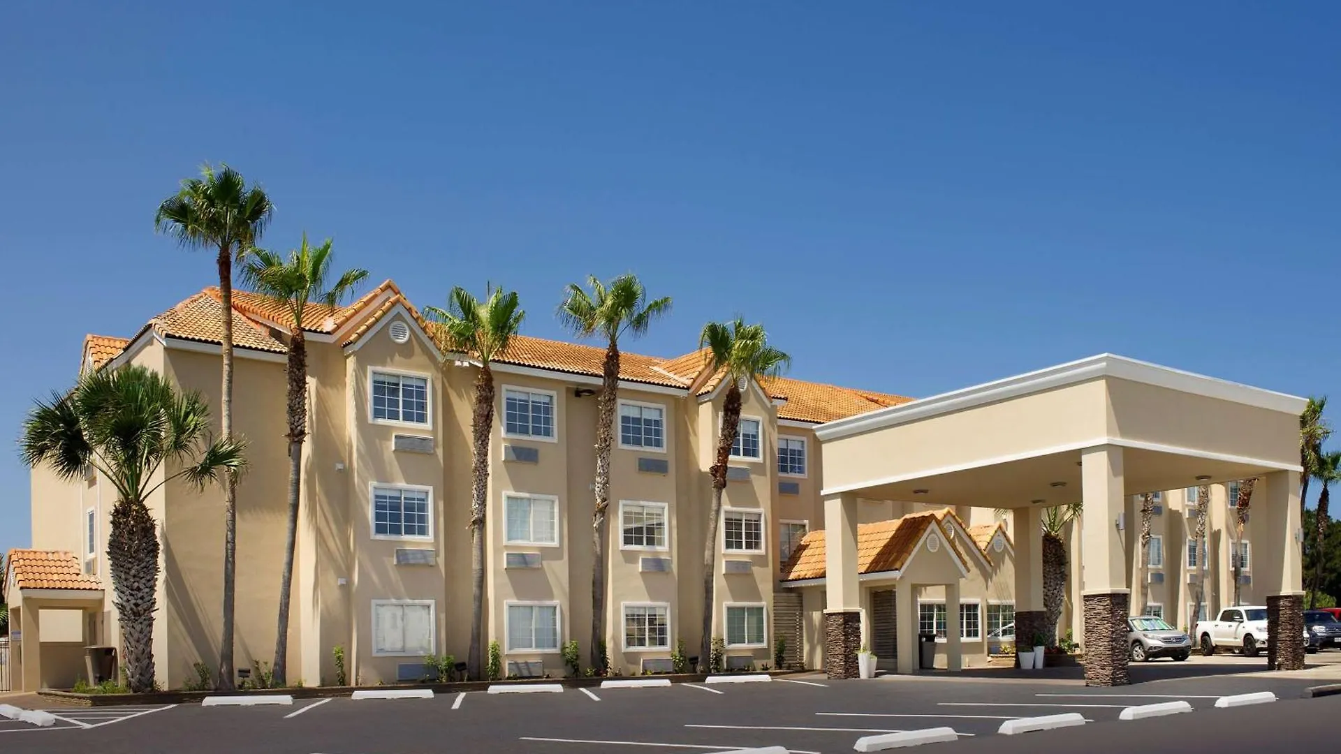 5 Smart Budget Hotels Near Laguna Madre Nature Trail