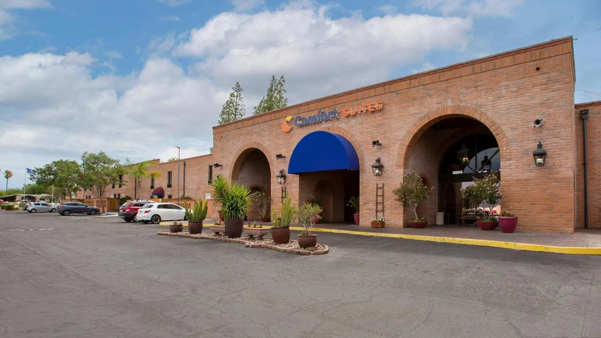 4 Top 3-Star Hotels Near Valley of the Moon in Tucson