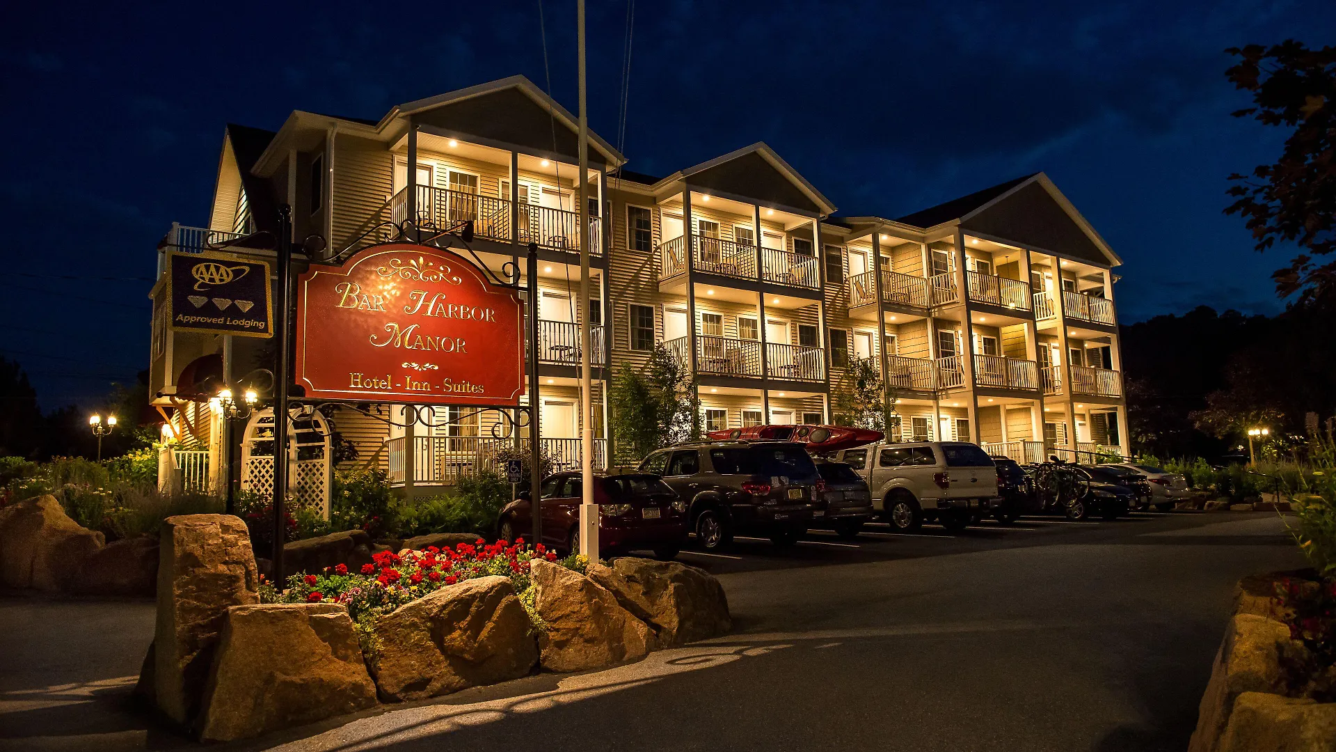 4 Solid 3-Star Hotels Near Frenchman Bay Worth Booking