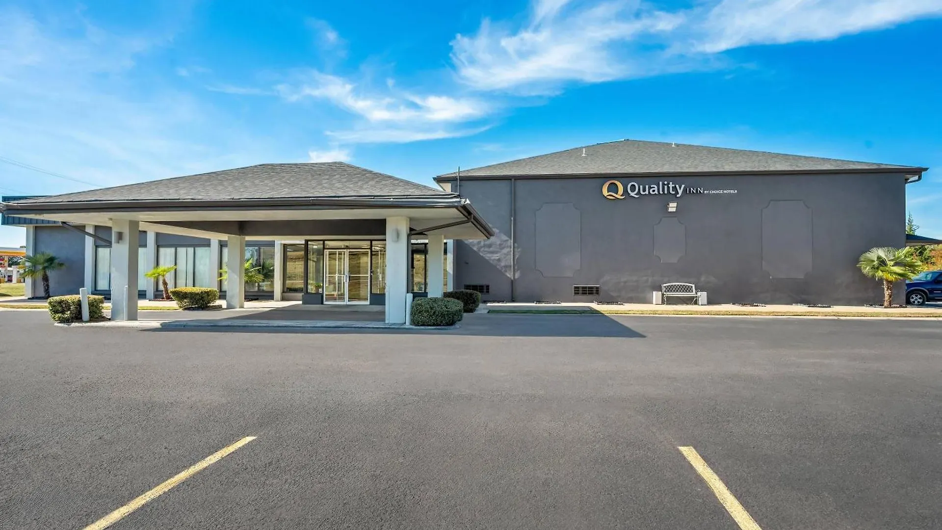 5 Smart Hotels Near Little Rock Central High School Worth Booking