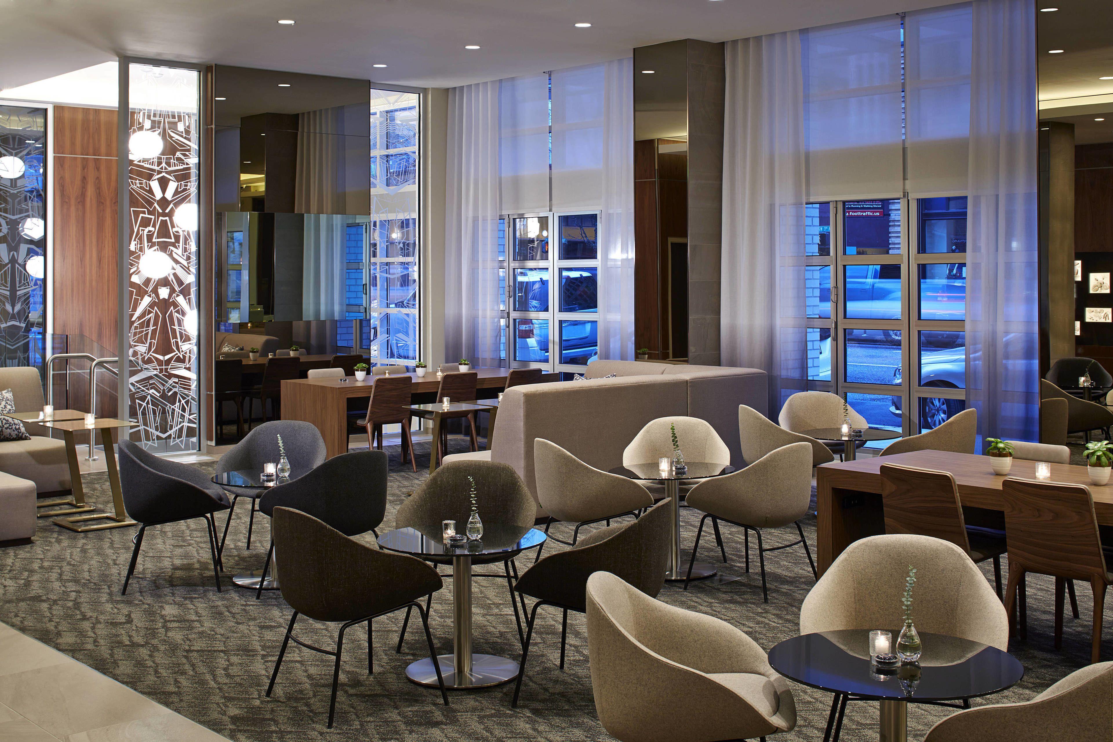 9 Romantic Hotels in Downtown Portland That Stand Out