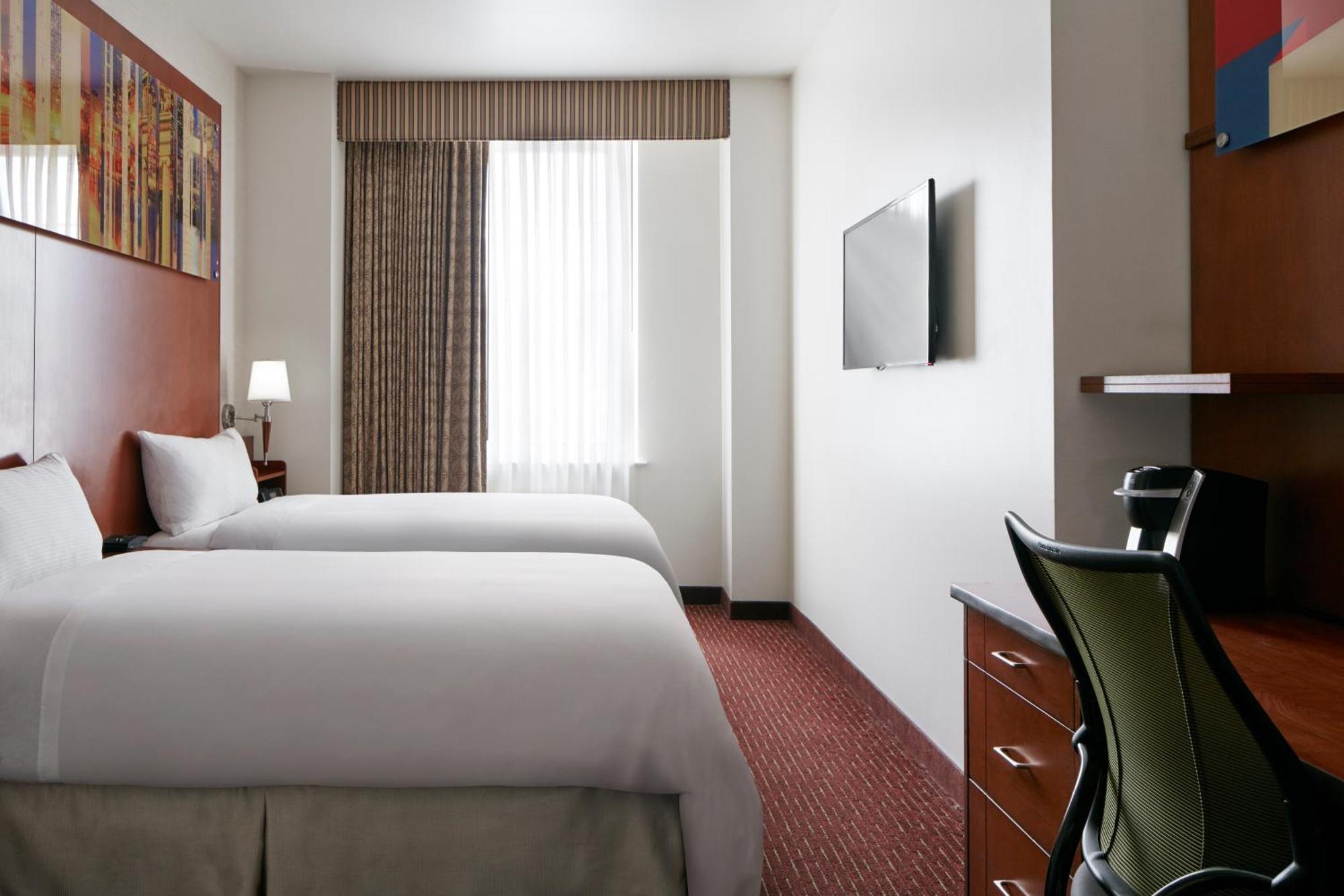 6 Top-Rated Business Hotels In Parkway Museum District, Philadelphia