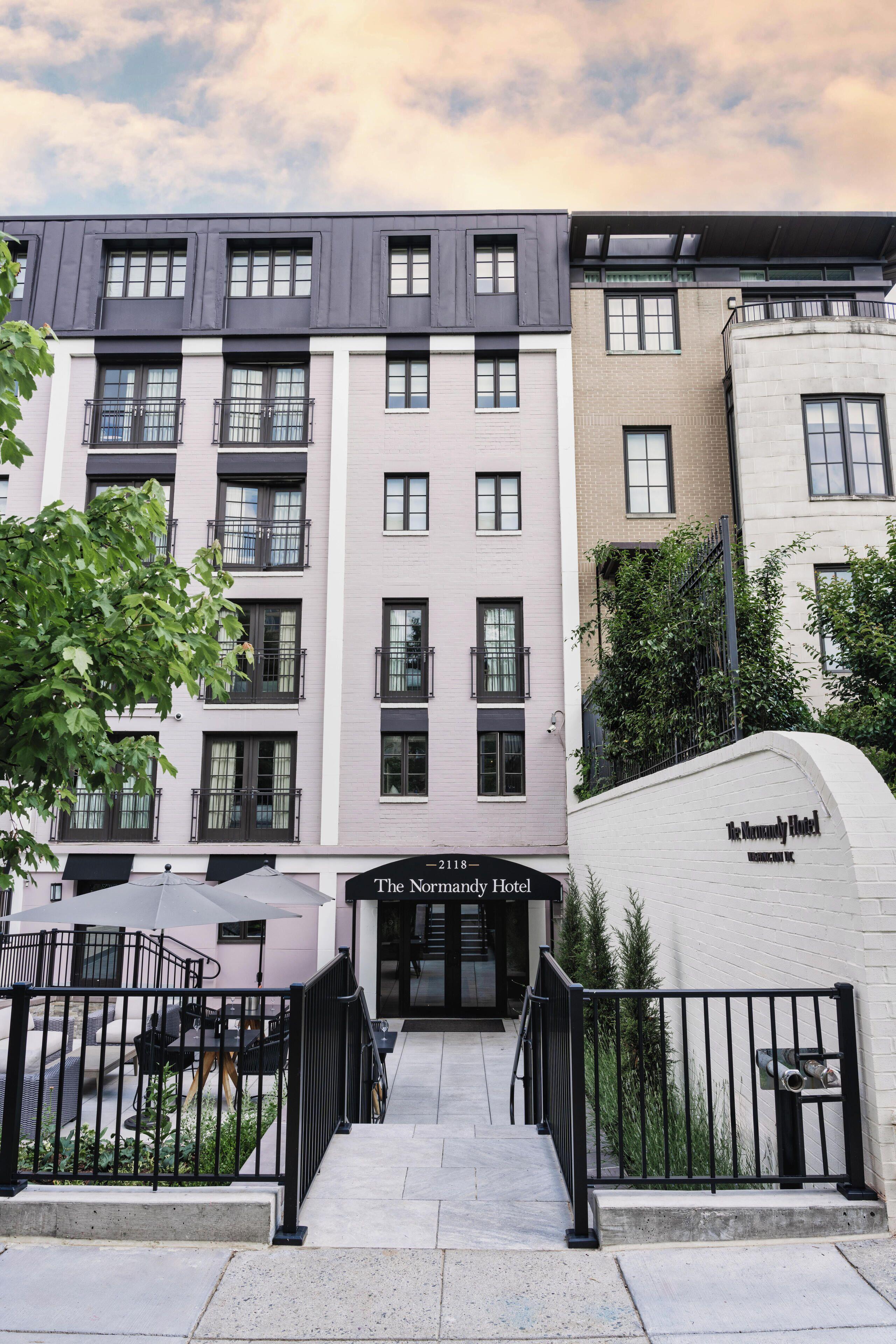 Staying In Northwest DC: 8 Three-Star Hotels Compared