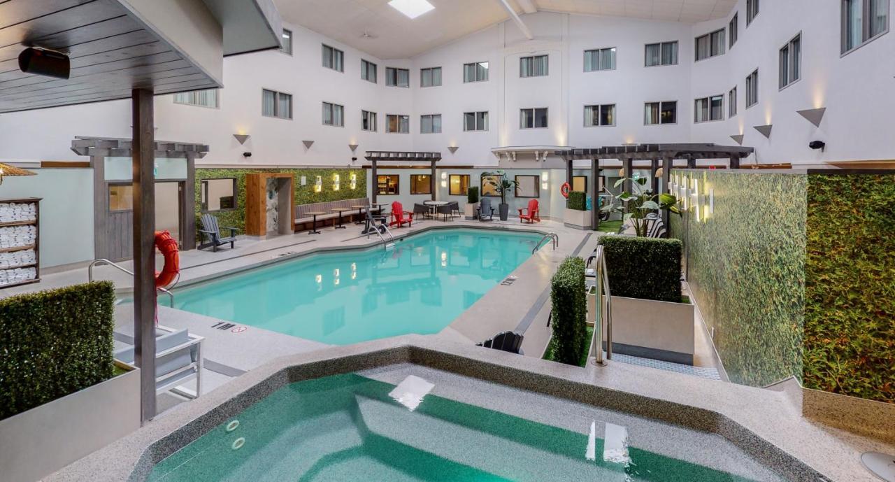 Staying in Saguenay-Lac-Saint-Jean: 5 Resorts Compared