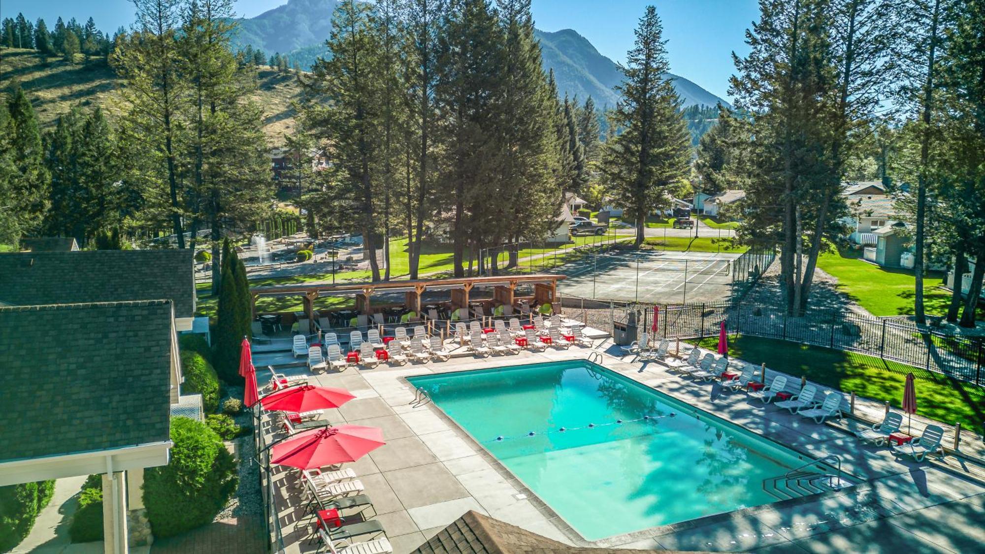 Staying in Canada: 4 Resort Hotels Compared and Ranked