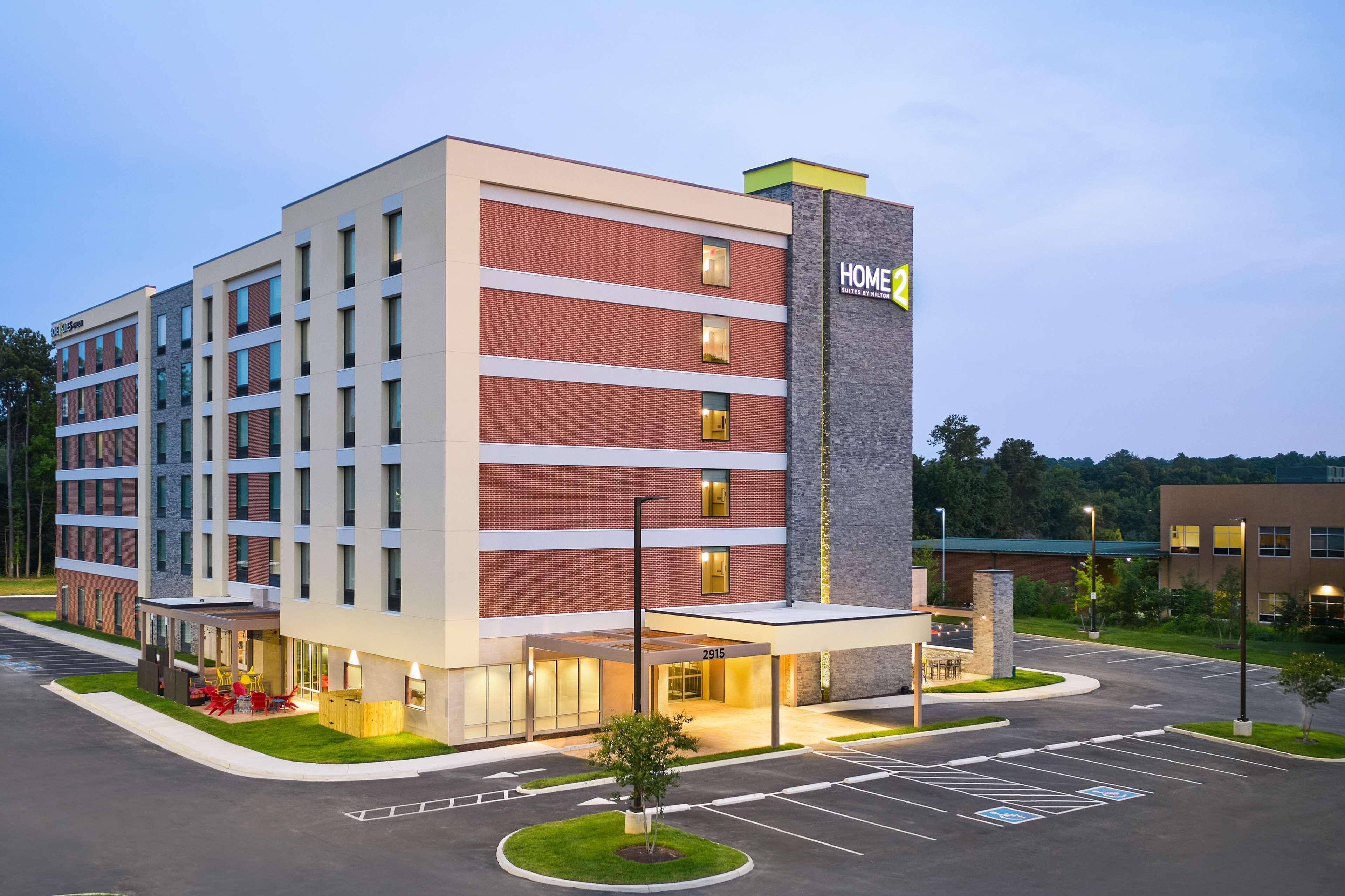 7 Business Hotels Near Maymont Park for Your Richmond Work Trip