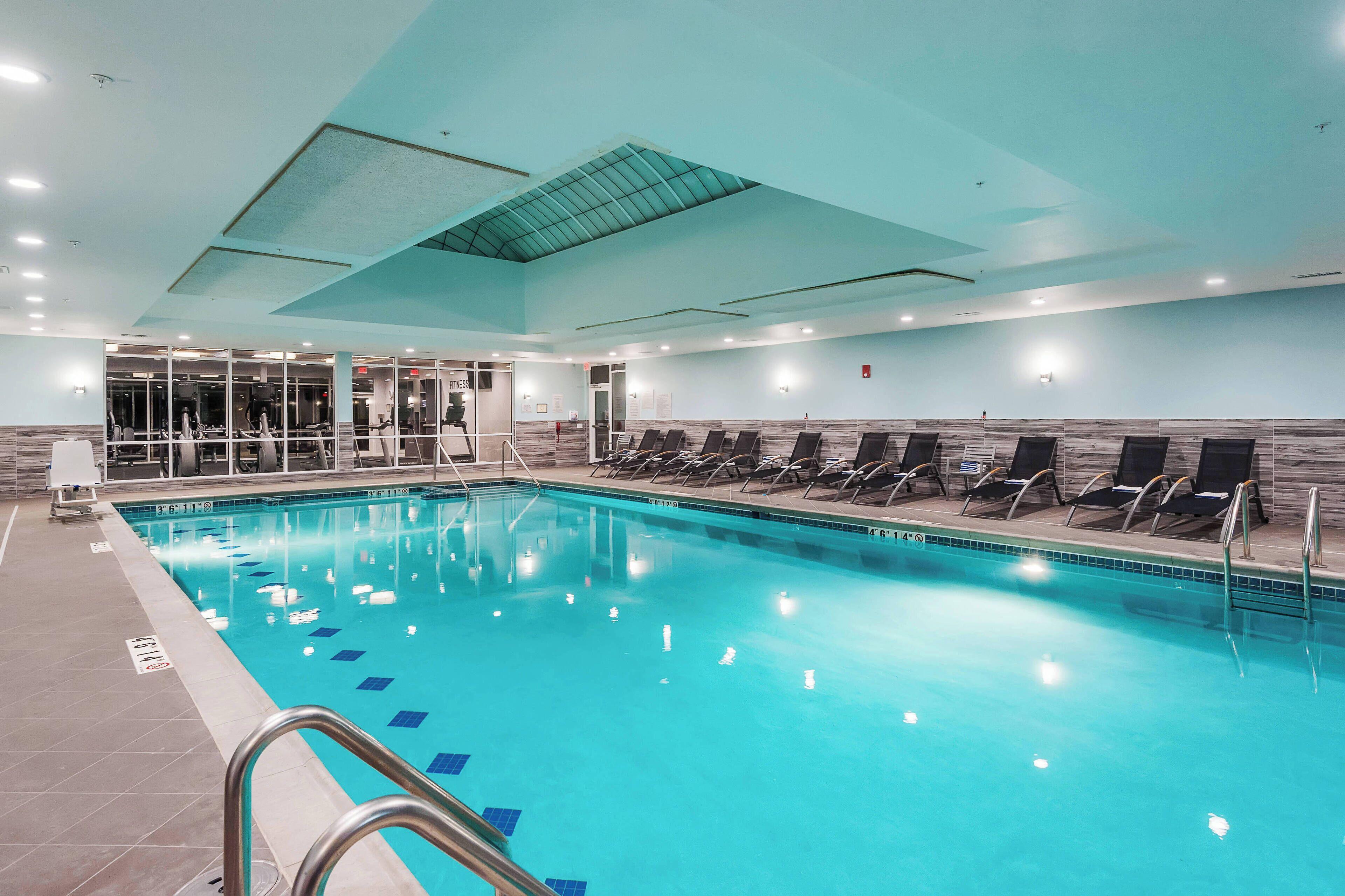 4 Business Hotels Near Metropolis Performing Arts Centre That Stand Out