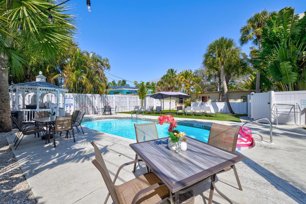 2 Sarasota Resorts Near Island Park Worth Booking