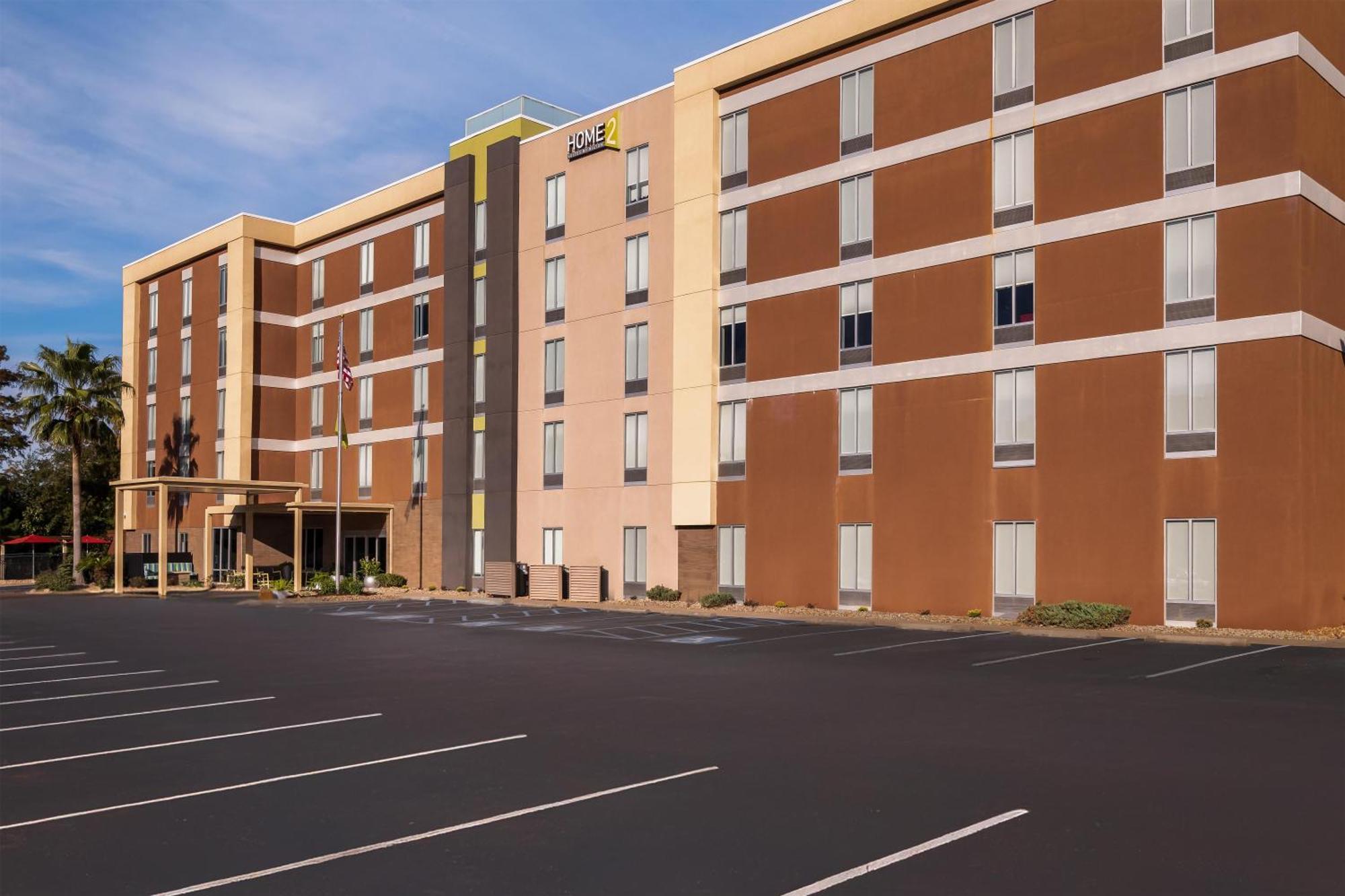 5 Business Hotels Near Biloxi Lighthouse Worth Booking